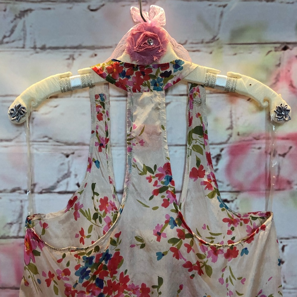 NWT Sheer Silk Floral Pleated Tank - Picture 5 of 7